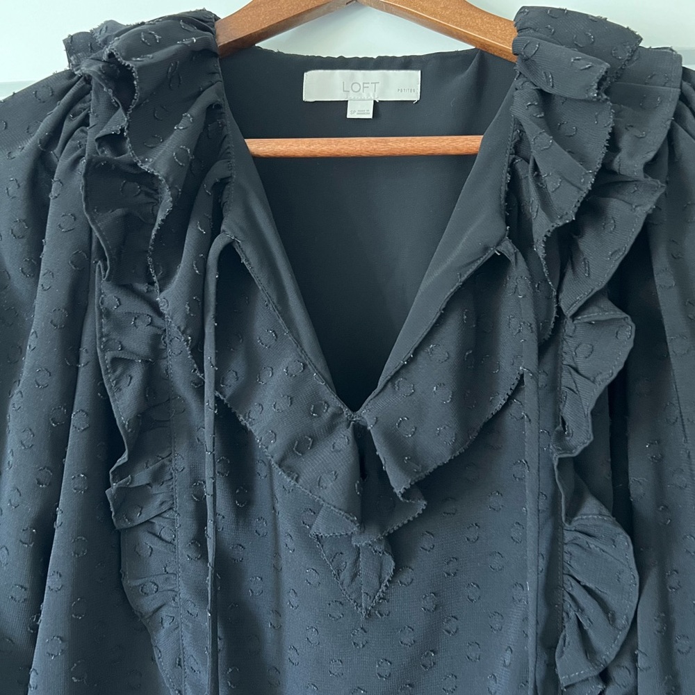 🖤Loft Ruffled Top (Size SP) - Picture 4 of 12